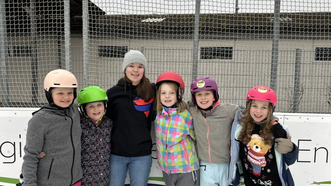 Schlittschuhlaufen_2025 (Foto: Cevi Team) Schlittschuhlaufen_2025 (Foto: Cevi Team)